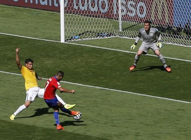 The equaliser from Alexis Sanchez proved to be a consolation for Chile in the end Alexis Sanchez Chile Julio Cesar Brazil