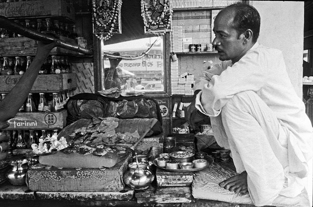 Paan shop, Tobacco