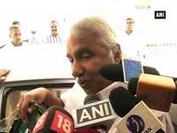 oommen-chandy-meets-sushma-swaraj-over-stranded-nurses-in-iraq