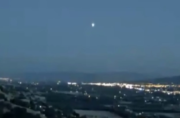UFO Sighting: Live Cam Captures Huge Glowing Object Over California [You Tube Screenshot/Orlando Bosca]