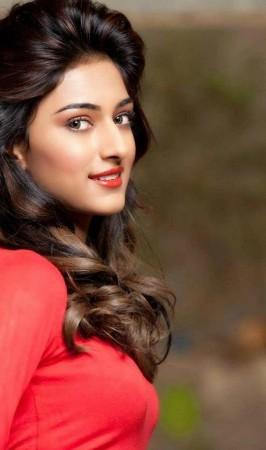 Erica Fernandes Erica Fernandes