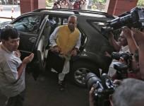 Jaitley arrives at the parliament to present budget of 2014