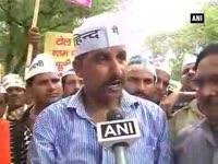 aap-stage-protest-outside-haryana-cm-bs-hoodas-residence