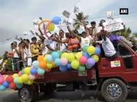 gay-and-lesbian-couples-have-happier-children-study