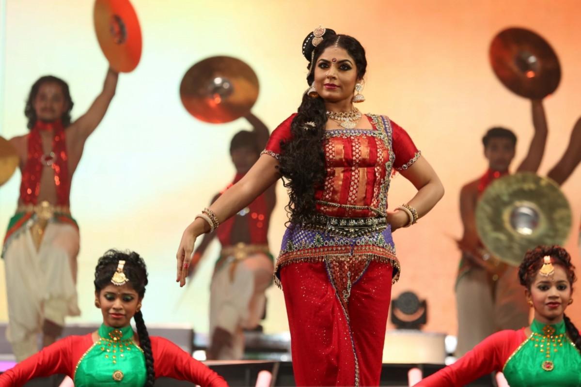 Asha Sharath performing at filmfare awards Asha Sharath performing at filmfare awards