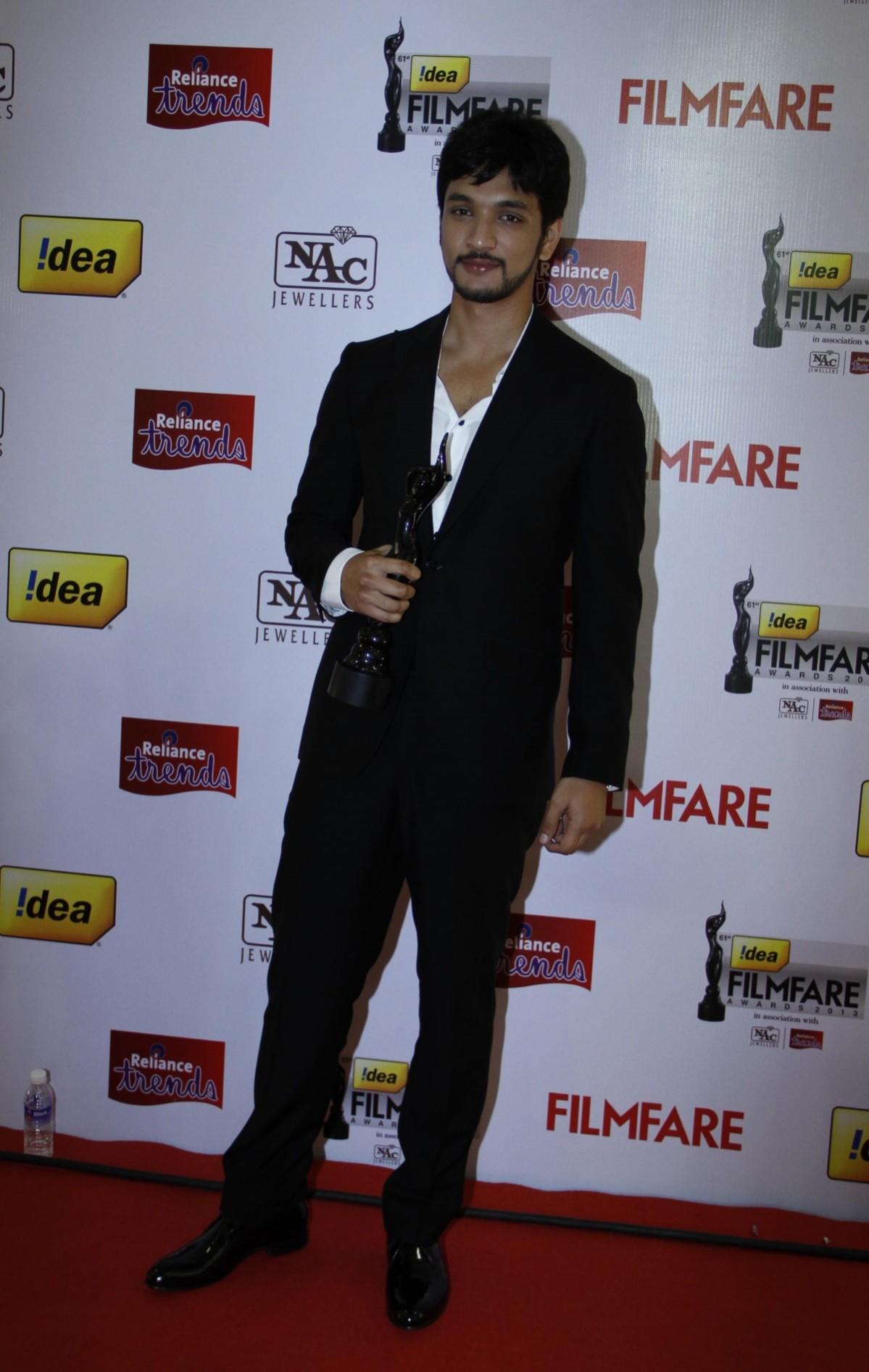 Gautham Karthik Gautham Karthik