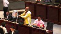 protesting-lawmakers-disrupt-hk-govt-announcement-of-report