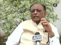 politicos-react-as-akhilesh-yadav-gets-luxury-cars-but-cuts-budget-for-womens-panel