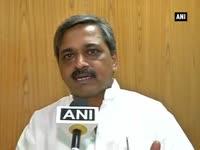 politicos-react-as-kejriwal-attacks-l-g-for-helping-bjp-in-forming-delhi-govt