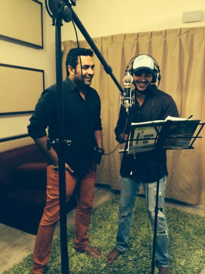 Dulquer Singing to the tunes of Gopi Sunder Dulquer Singing for Manglish