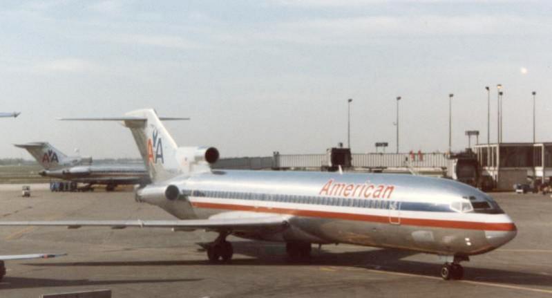 Boeing 727-223 of American Airline