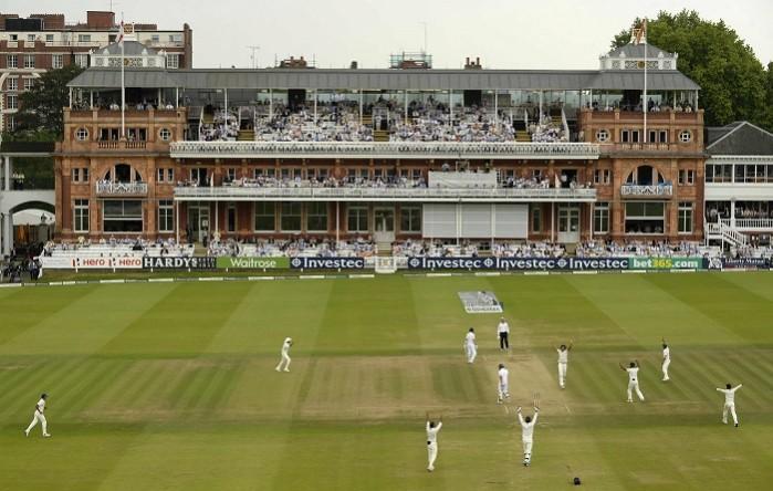 Ishant Sharma and India celebrate the wicket of Moeen Ali on the stroke of Lunch on Day 5 of the second Test Ishant Sharma Moeen Ali India England