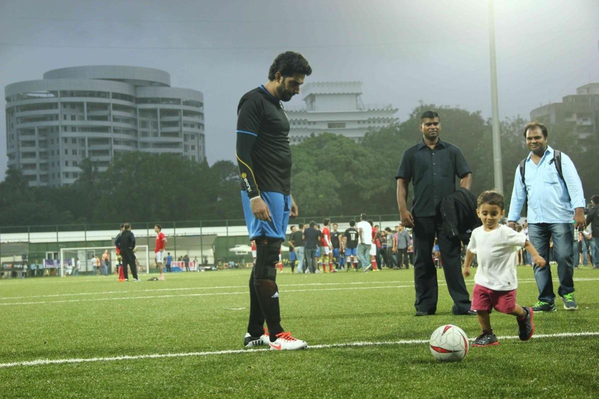 Abhishek Bachchan with Aamir's son, Azad Rao Khan. Abhishek Bachchan