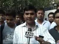 upsc-aspirants-continue-protest-demanding-removal-of-csats-as-board-issues-admit-cards