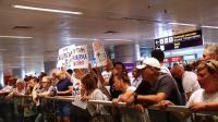 ukrainina-activists-hold-flash-mob-at-kiev-airport