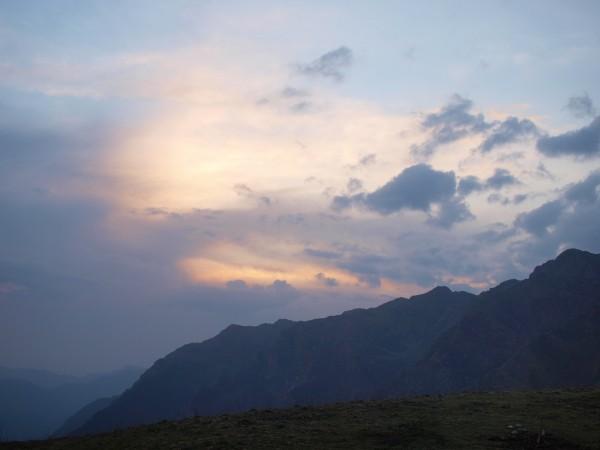 Sunset in the valley. Dodital.