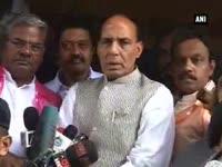 rajnath-visits-landslide-hit-malin-village-in-pune-while-rescue-operations-are-underway