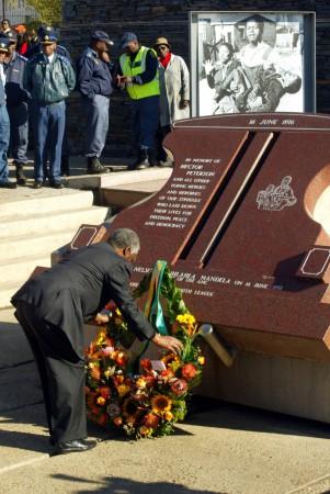 South African President Thabo Mbeki lays wreaths at the Hector Pieterson memorial in Soweto,16 June, 2006. Hector Pieterson