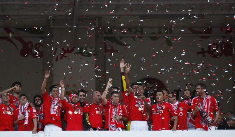 Benfica's players celebrate after winning their Portuguese Cup final soccer match against Rio Ave at the National stadium in Lisbon 18 May, 2014. Arsenal vs Benfica