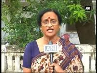 politicos-react-as-kanpur-policeman-kisses-jyoti-murder-case-accused-on-forehead