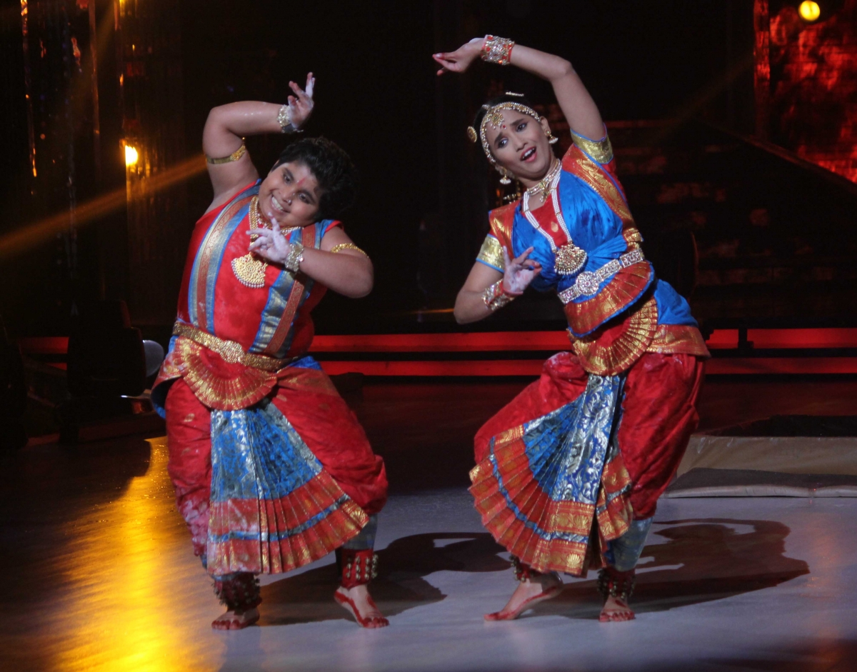 Akshat Singh and his choreo partner performing Indian classical Kareena Kapoor promotes 'Singham Returns' on 'Jhalak Dikhhla Jaa'