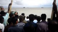 bangladeshis-mourn-missing-relatives-after-overloaded-ferry-sinks