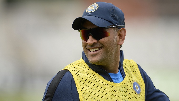 MS Dhoni Becomes Proud Father to Baby Girl; Celebs Congratulate Skipper ...