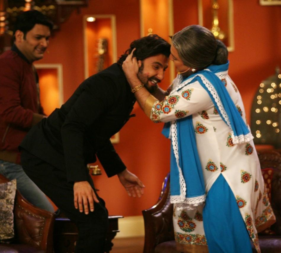 Dadi kisses Ranveer Singh Dadi kisses Ranveer Singh
