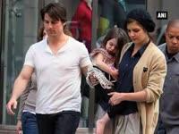 hasnt-looked-back-at-her-past-with-tom-cruise-post-divorce-katie-holmes