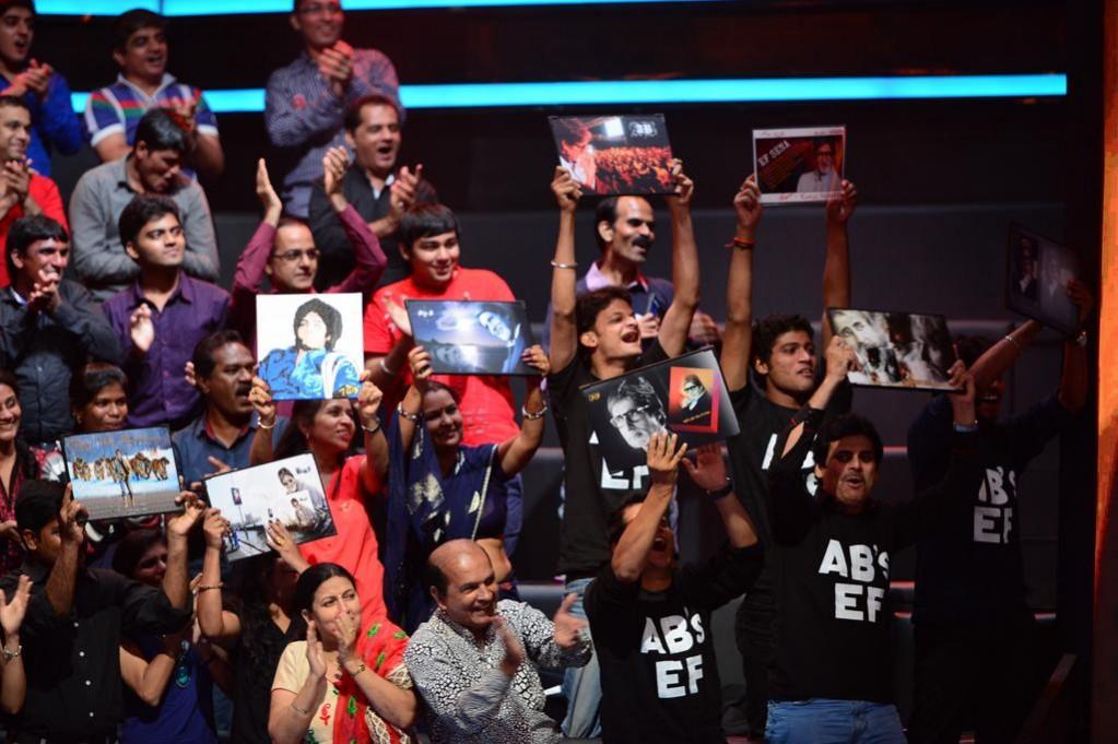 Fans of Amitabh Bachchan on the show Fans of Amitabh Bachchan on the show
