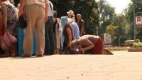 residents-of-ukraines-restive-donetsk-pray-for-peace