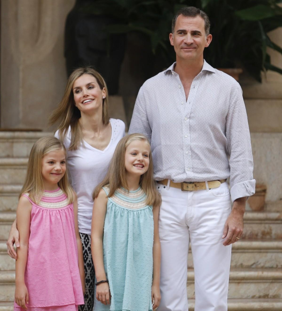 Spanish Royal Family Photocall at Marivent Palace [Photos] - IBTimes India
