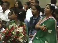 president-pranab-mukherjee-celebrates-rakshabandhan