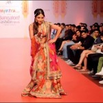 soha-ali-khan-sets-the-ramp-ablaze