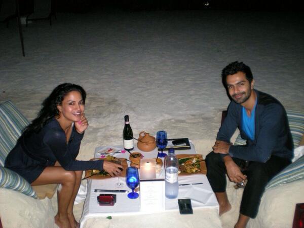 Ashmit Patel, Veena Malik enjoy a quite dinner