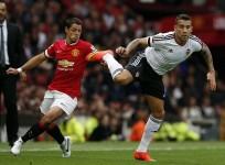 Javier Hernandez Manchester United Nicolas Otamendi Valencia