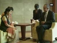 sushma-swaraj-meets-singapores-pm-foreign-minister