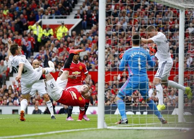 Wayne Rooney looked like he had sparked a Manchester United comeback with this brilliant goal, before it all went horribly wrong again Wayne Rooney Manchester United Swansea City Fabianski