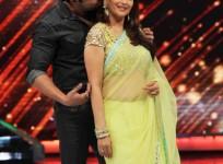 Emraan Hashmi promotes 'Raja Natwarlal' on the sets of 'Jhalak Dikhhla Jaa'
