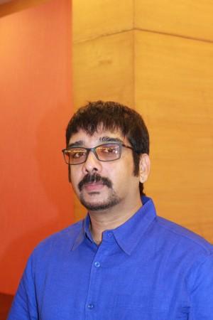 Vineeth 100 Days of Love