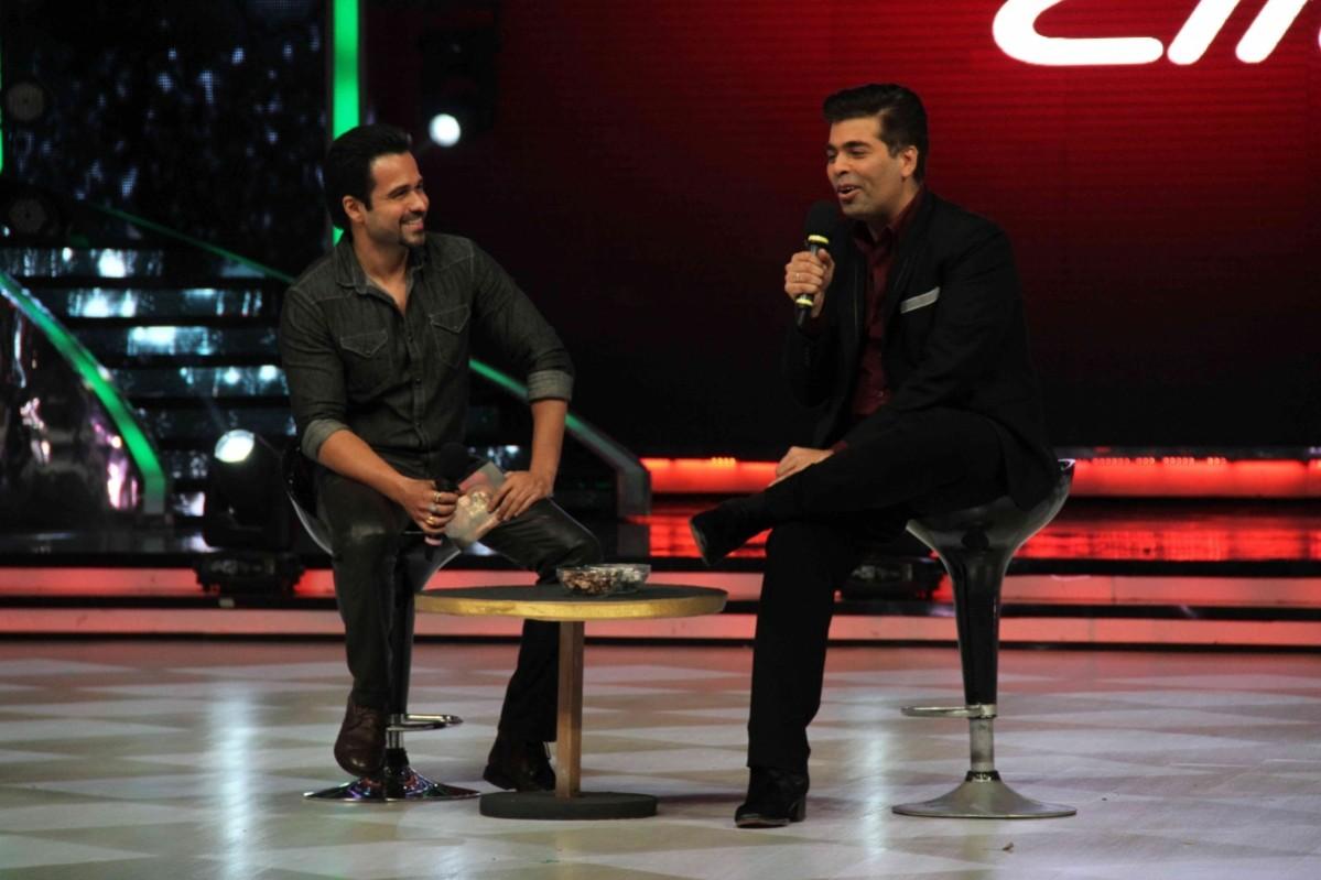 Emraan Hashmi asks Karan Johar about his first kiss Emraan Hashmi promotes 'Raja Natwarlal' on the sets of 'Jhalak Dikhhla Jaa'
