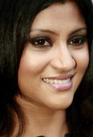 The bong-beauty Konkana Sen Sharma is a versatile actress who keeps no stone unturned while performing on-screen. But the star lacks charm when it comes to dancing. Everybody saw her moves in the film Konkana Sen Sharma