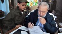 fidel-castro-opens-the-doors-of-his-house-to-an-8-year-old-fan