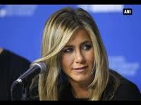 its-unfair-to-put-pressure-of-motherhood-on-people-jennifer-aniston