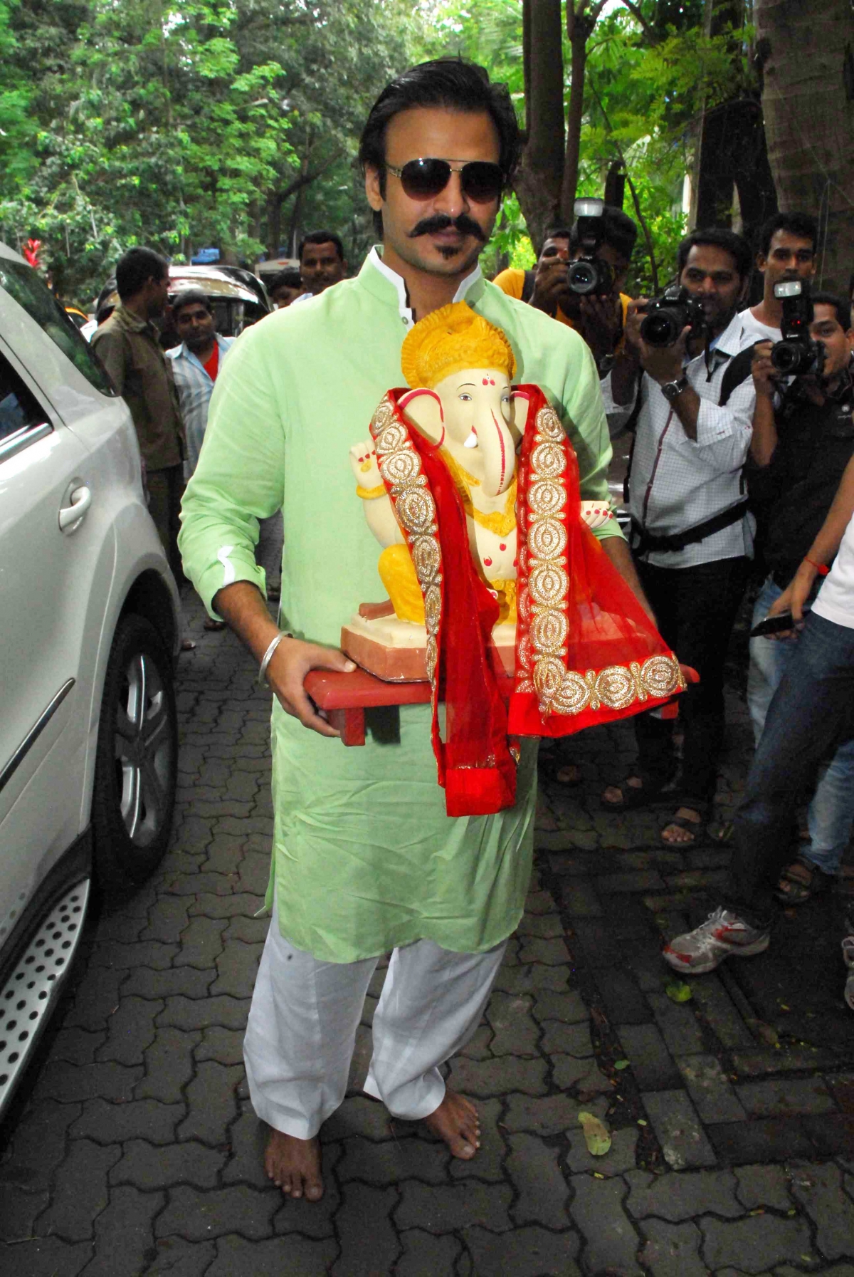 Vivek Oberoi with lord Ganesha during Ganesh Utsav on 29 August Ganesh Chaturthi