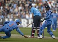 Suresh Raina MS Dhoni India Ben Stokes England