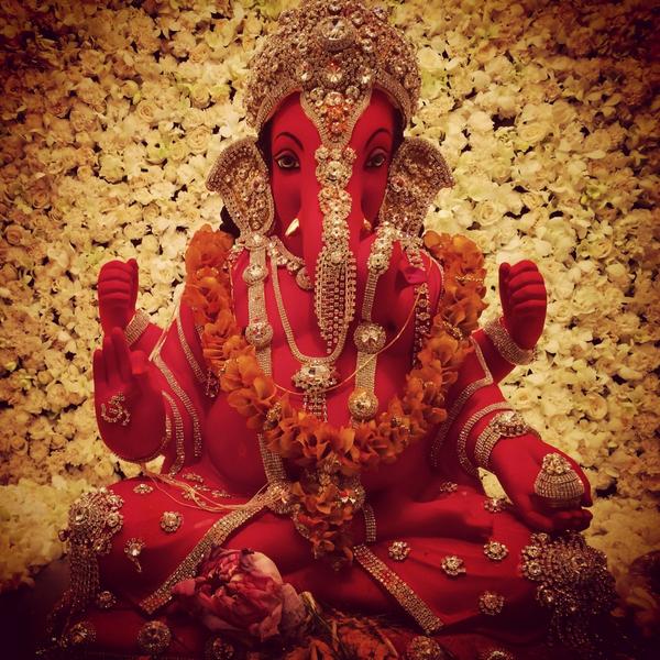 Salman Khan's sister Arpita S Khan brings home the deity Ganesh Chaturthi 2014
