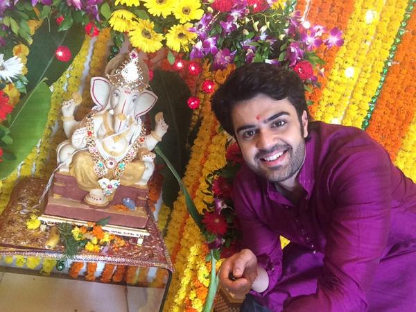 TV host Manish Paul clicks a selfie with Ganpati Bappa. Ganesh Chaturthi 2014