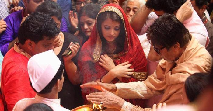 Amitabh, Aishwarya Rai and Abhishekh Bachchan pray at Lalbaugcha Raja. Ganesh Chaturthi 2014