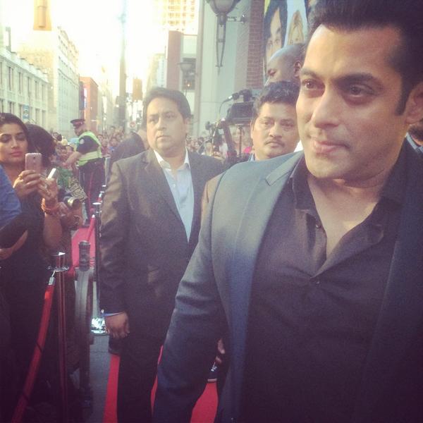 Salman Khan promotes Isabel Kaif's 'Dr Cabbie'